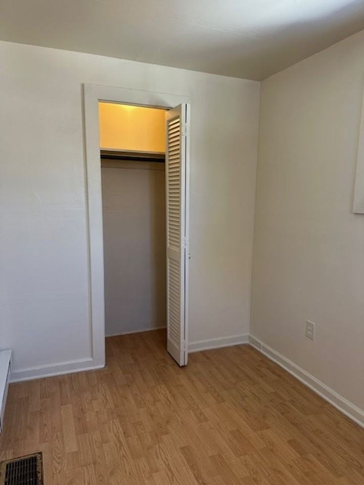 209 9th St #2 - Photo 5 of 7