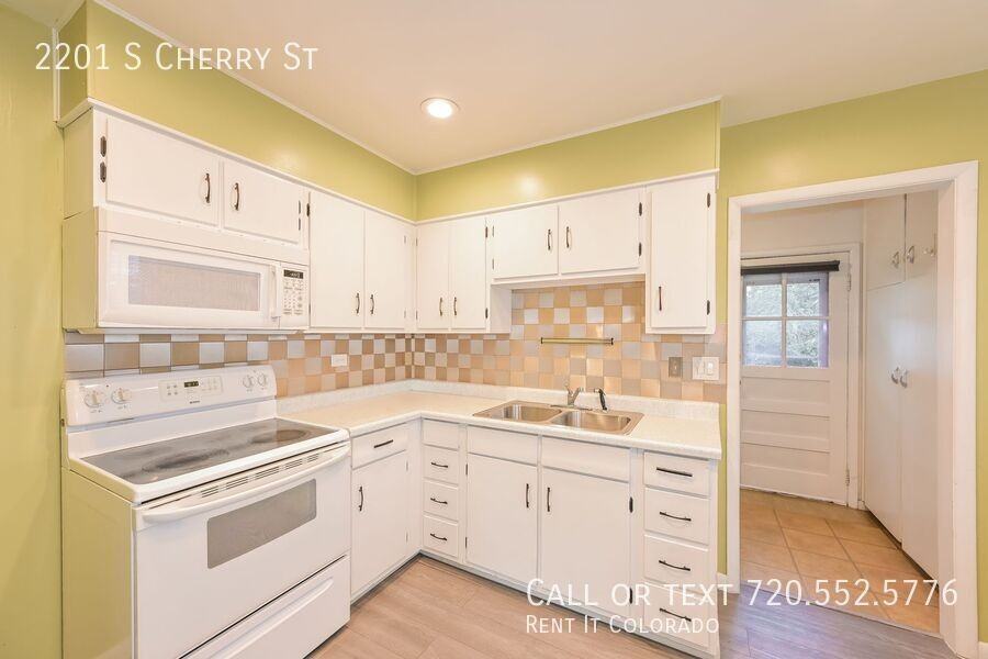 2201 S Cherry St - Photo 2 of 17