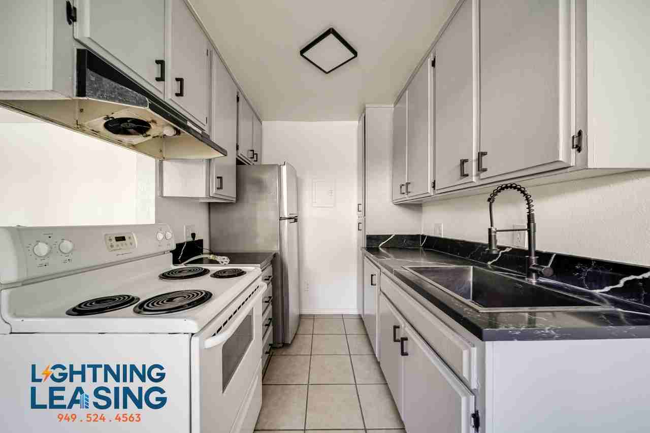 8204 Langdon Ave, Van Nuys, CA - Photo 3 of 14