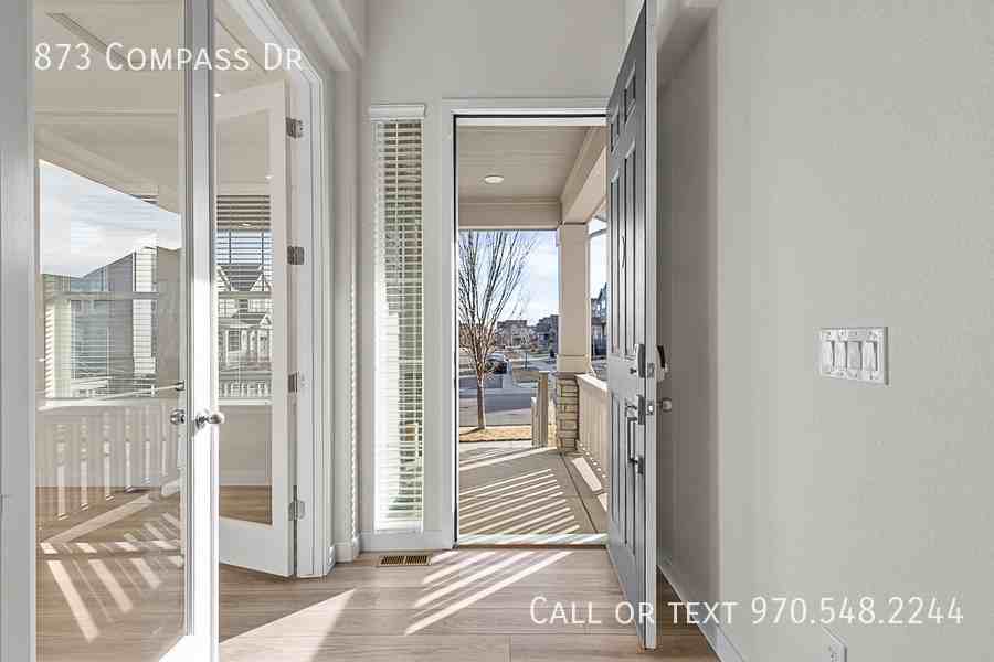 873 Compass Dr - Photo 4 of 31