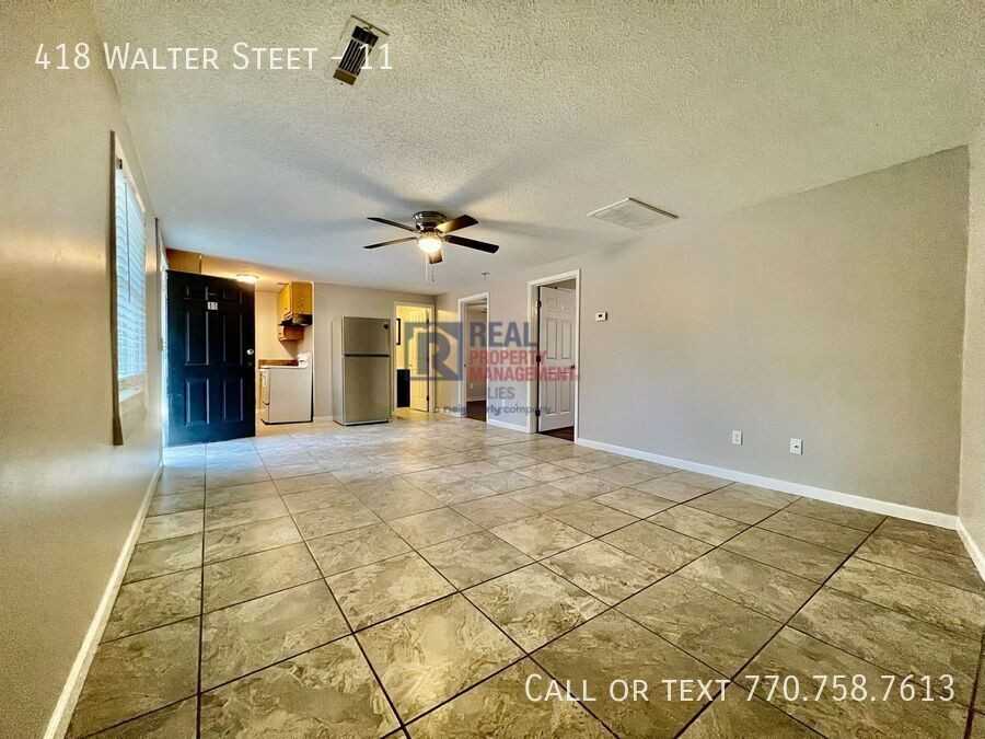 418 Walter St Nw #11 - Photo 3 of 10