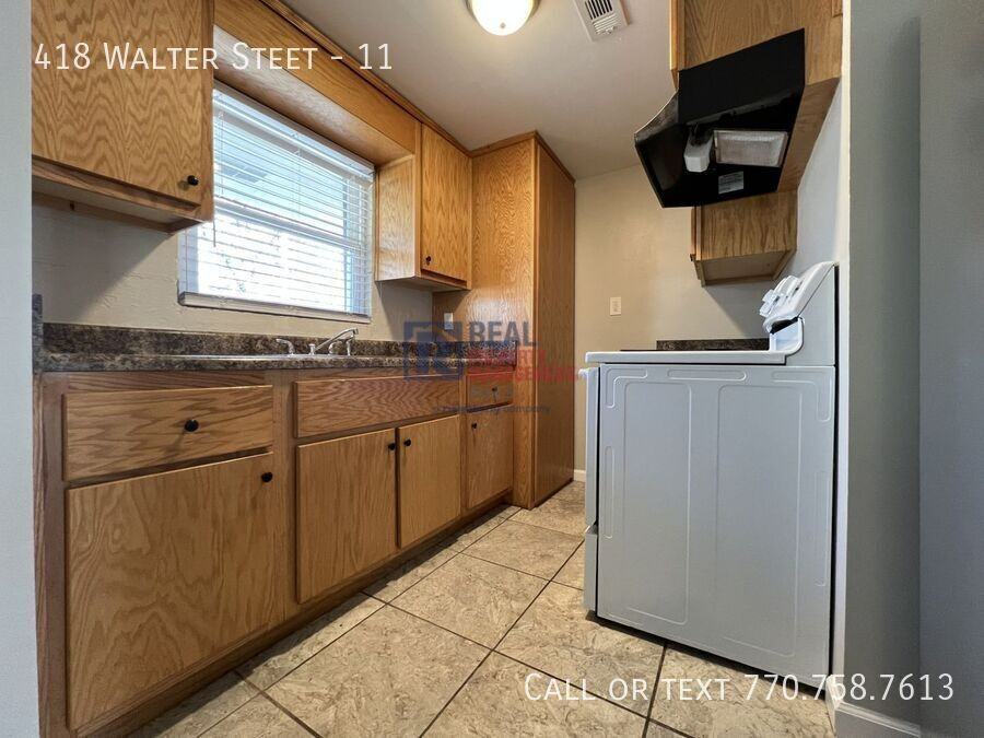 418 Walter St Nw #11 - Photo 6 of 10