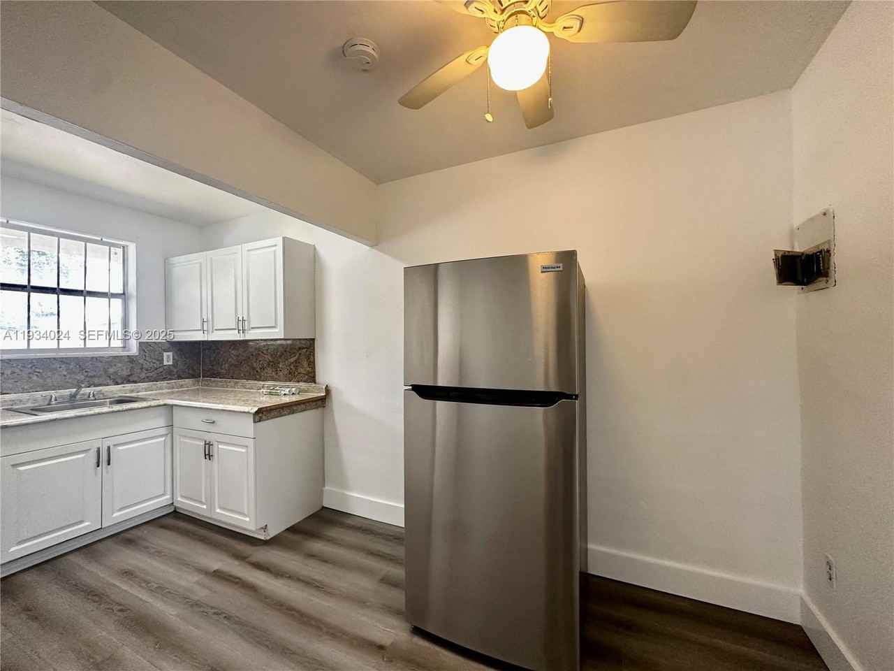 3100 Nw 135th St #3100-2 - Photo 5 of 7