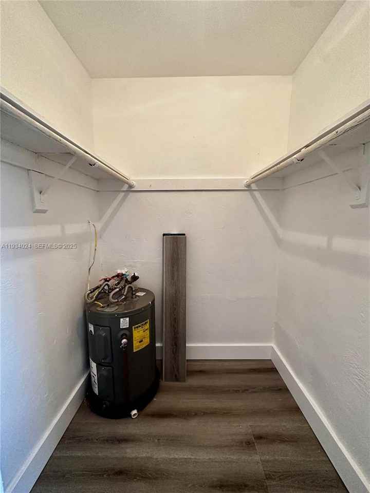 3100 Nw 135th St #3100-2 - Photo 6 of 7