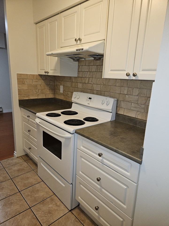 2937 Kingsway #1 - Photo 2 of 10