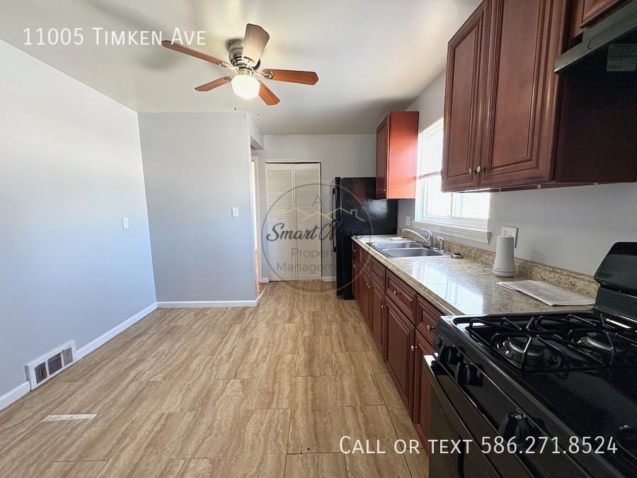 11005 Timken Ave - Photo 6 of 15