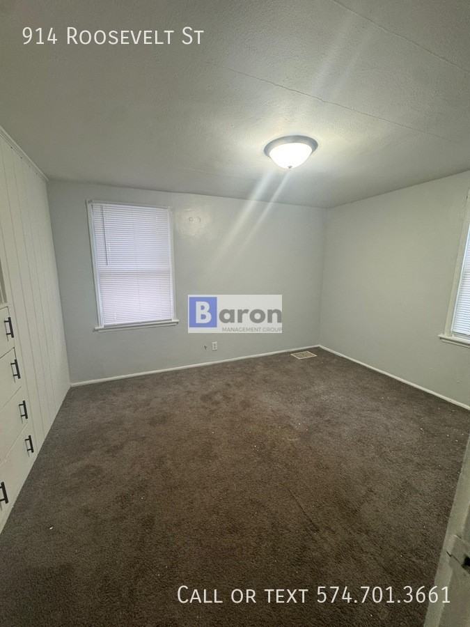 914 Roosevelt St - Photo 7 of 10