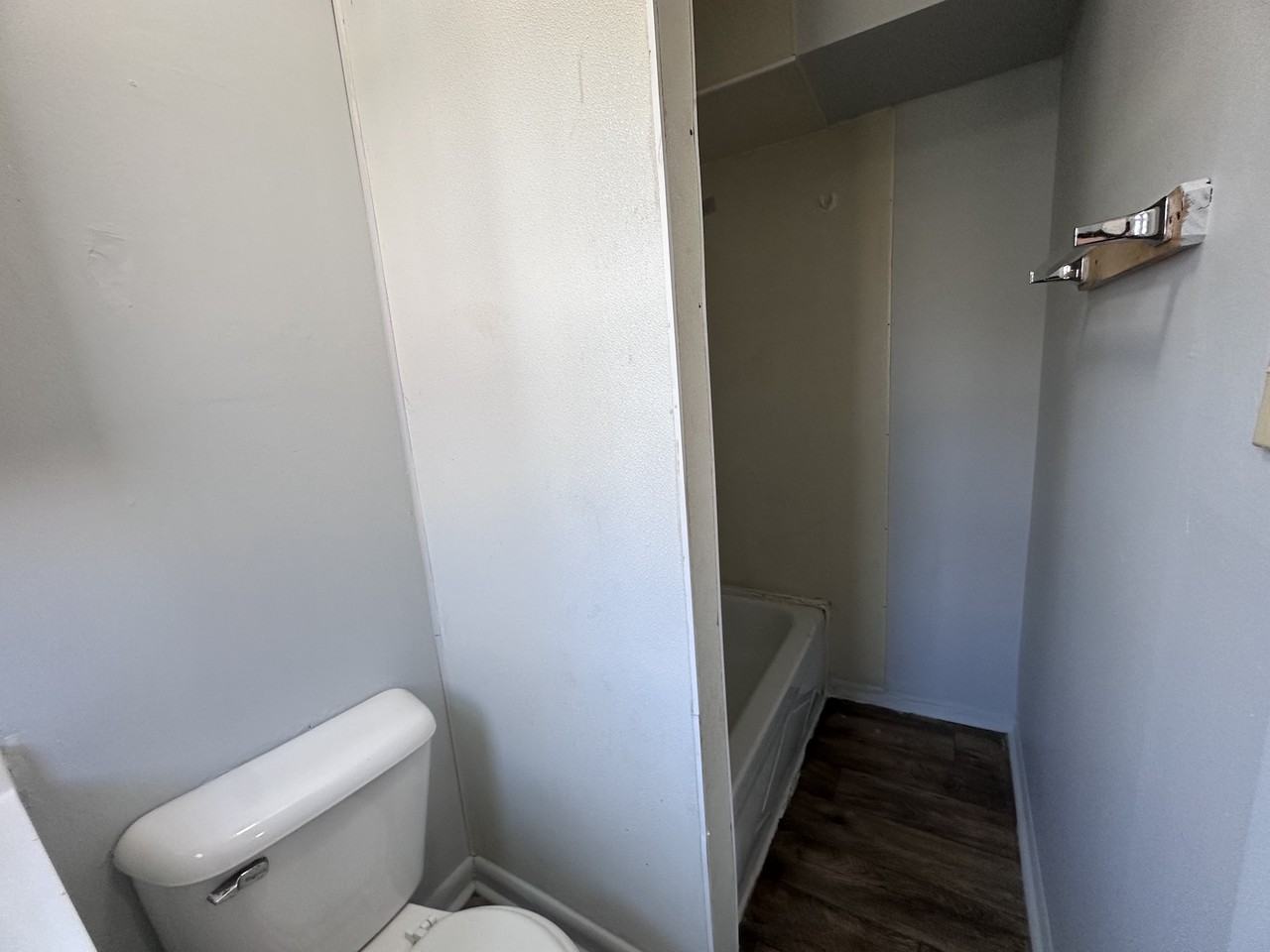 1112D N Gilbert St - Photo 5 of 9