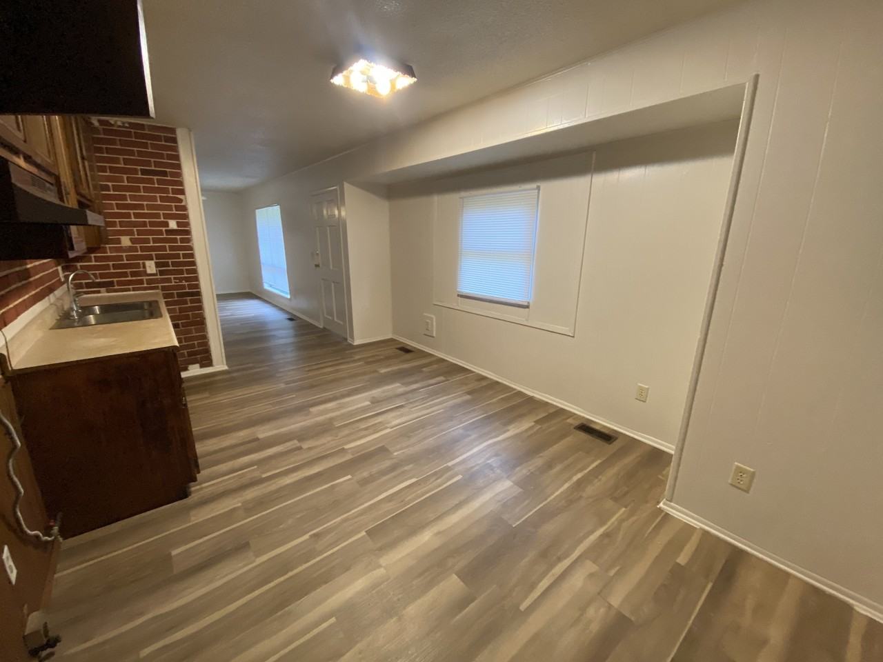1917 Deerwood Dr - Photo 3 of 13