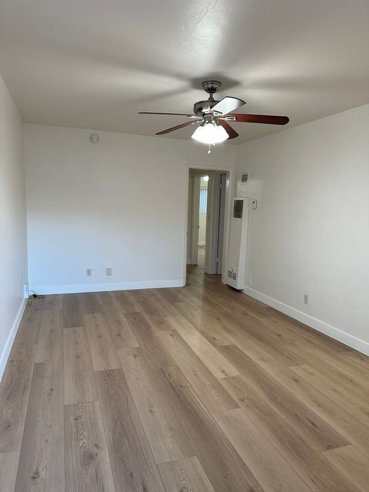 3346 1/2 32nd St - Photo 3 of 20