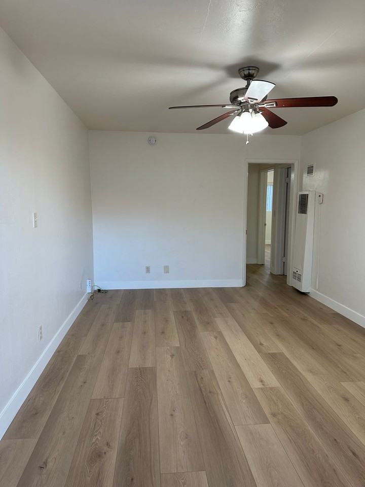 3346 1/2 32nd St - Photo 4 of 20