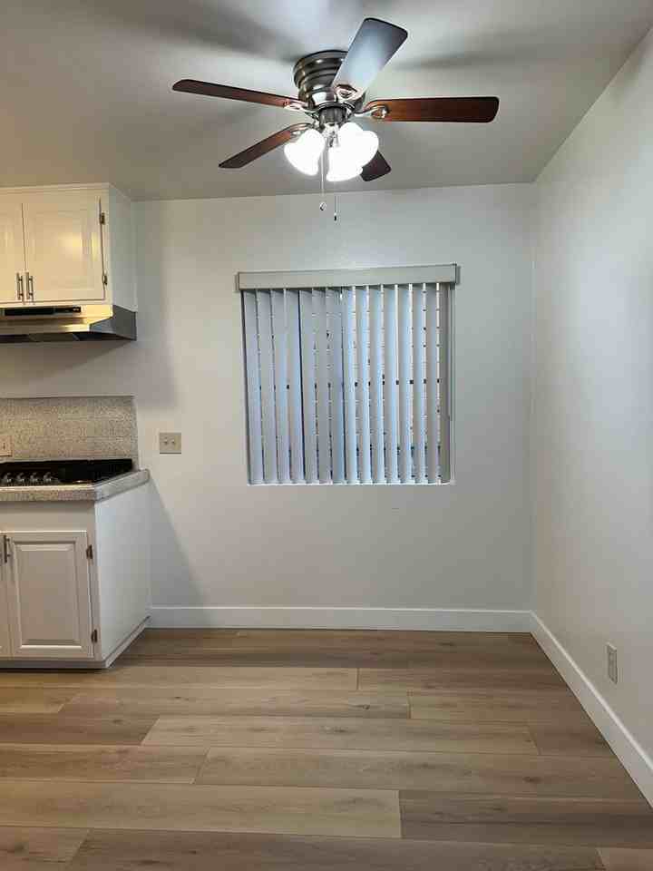 3346 1/2 32nd St - Photo 6 of 20