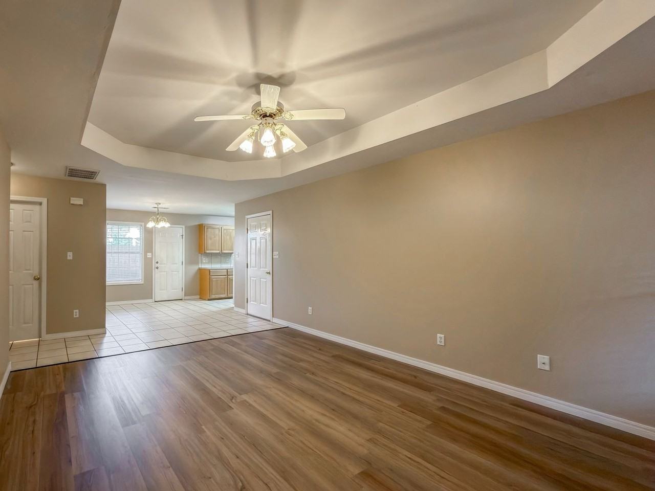 1627 Osage St #C - Photo 2 of 11