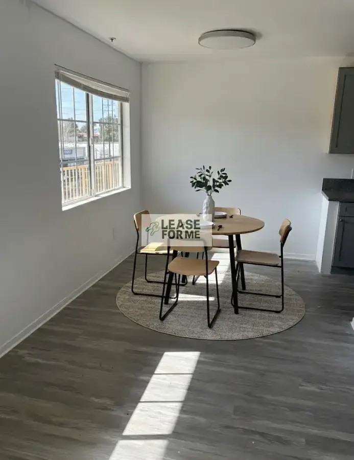 7305 Canby Ave - Photo 3 of 16