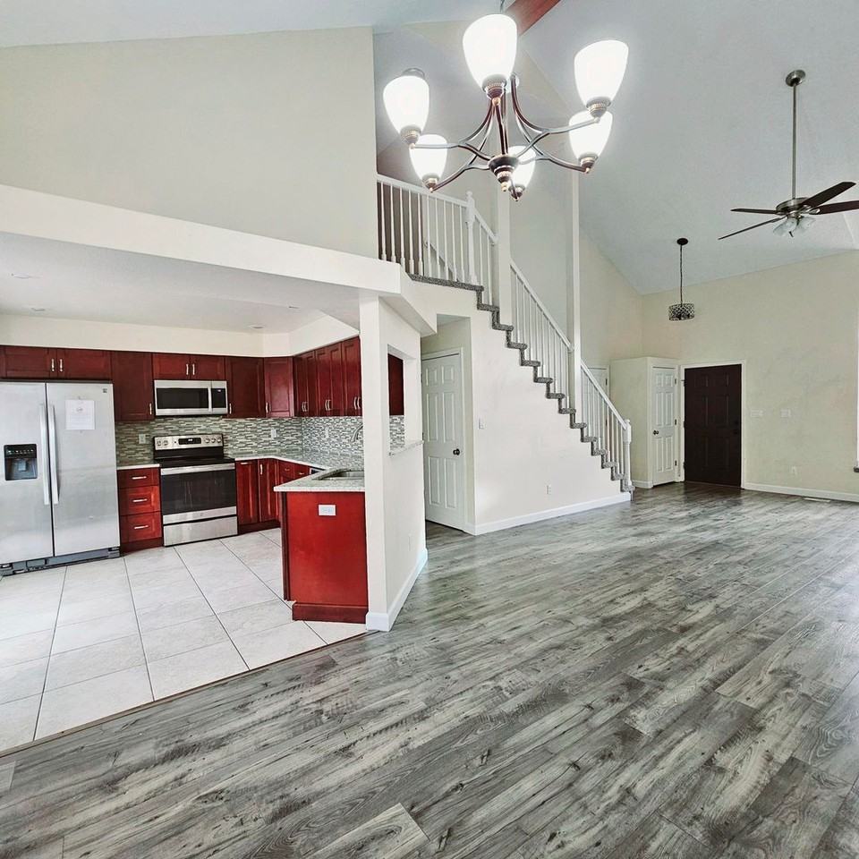 8224 Horn Run Rd - Photo 5 of 30