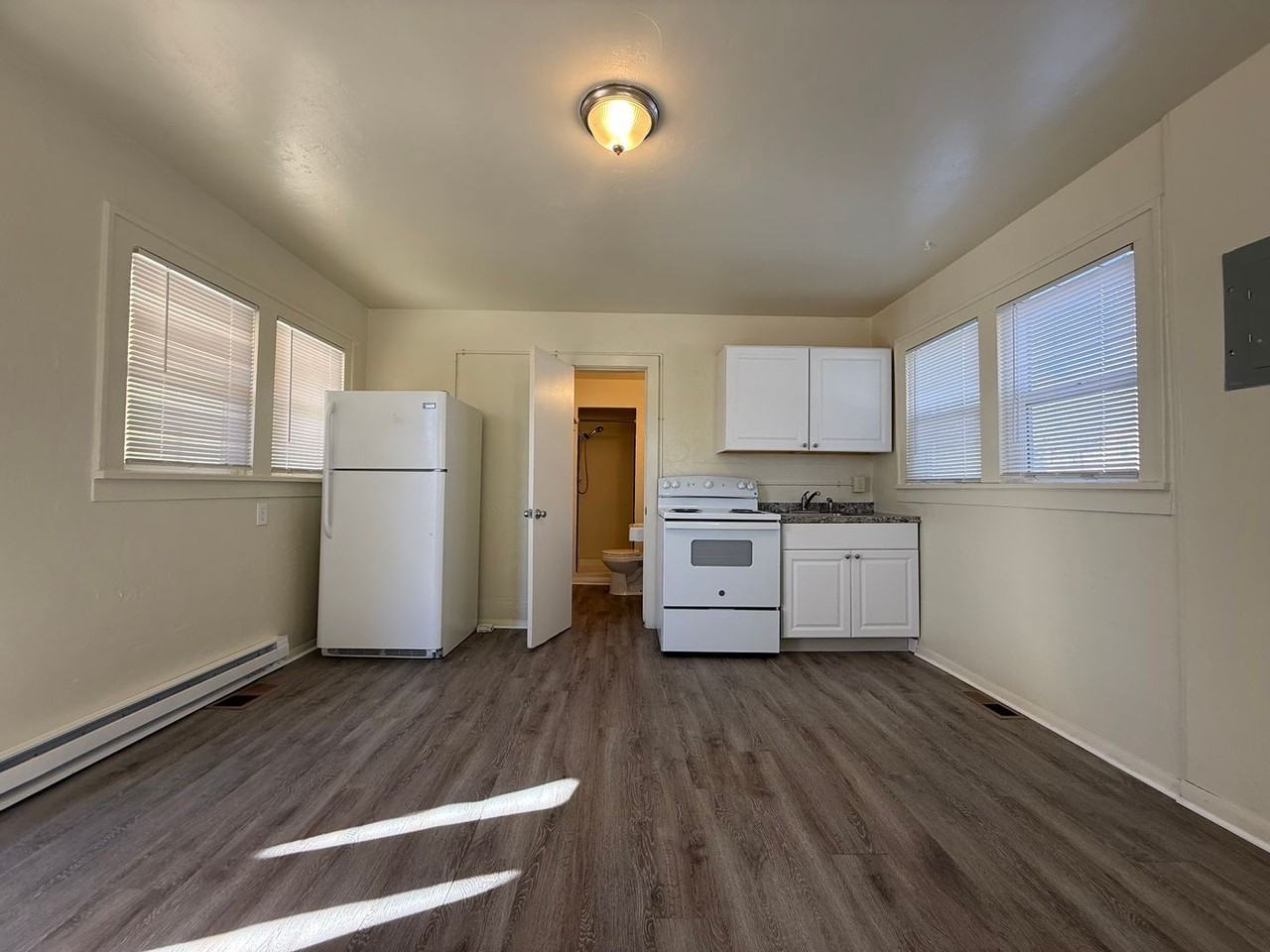 626 E Hills Rd #626 - Photo 3 of 8