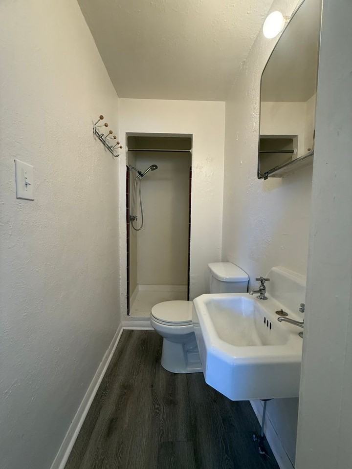 626 E Hills Rd #626 - Photo 5 of 8