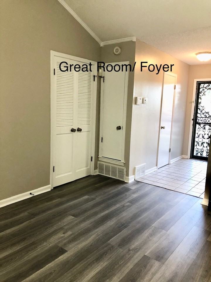 3762 Dante Ave - Photo 2 of 15