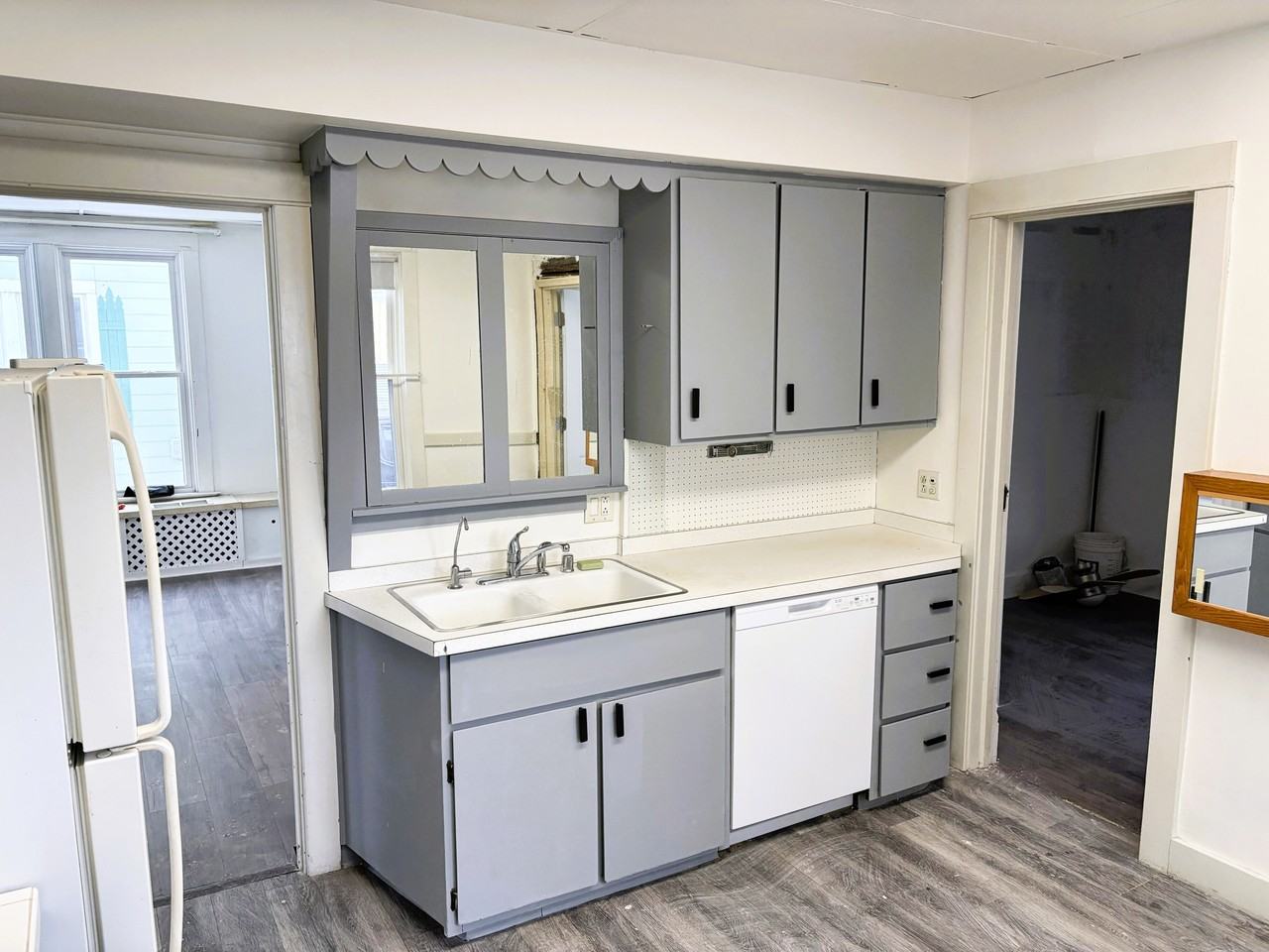 277 3rd St - Photo 5 of 9