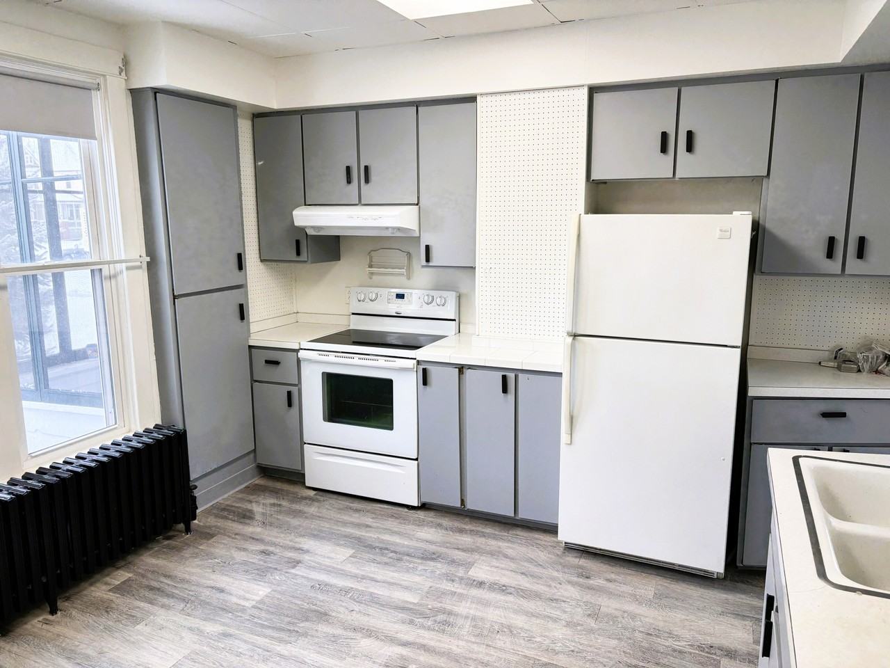 277 3rd St - Photo 6 of 9