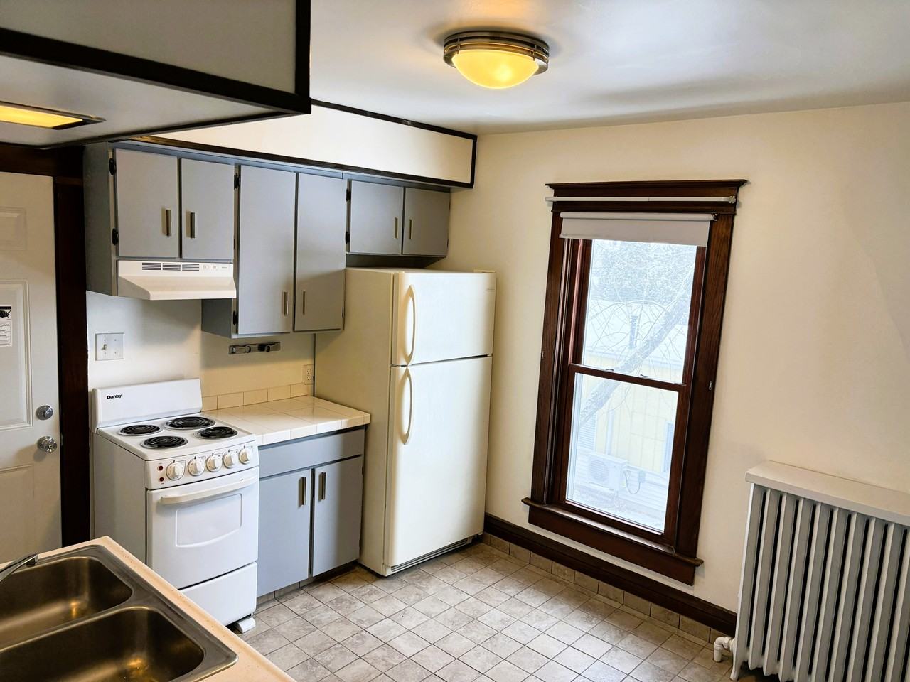 279 3rd St - Photo 5 of 9