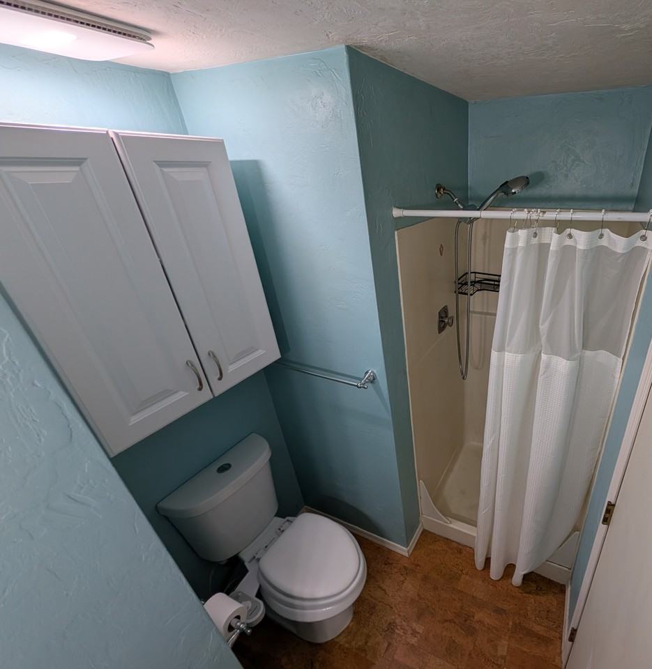 170 Irvington Dr - Photo 2 of 12