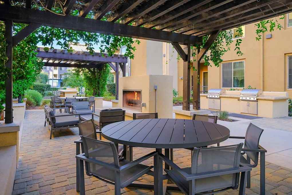 Reveal - Photo 7 of 43