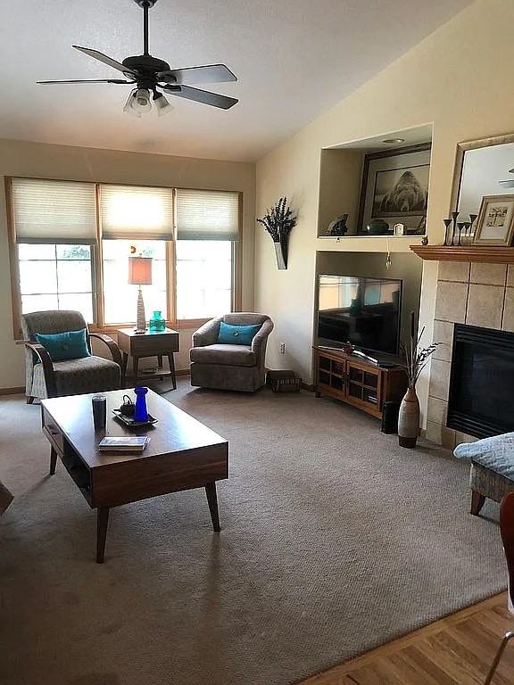 4747 Parachute Circle, Unit 1 - Photo 3 of 9