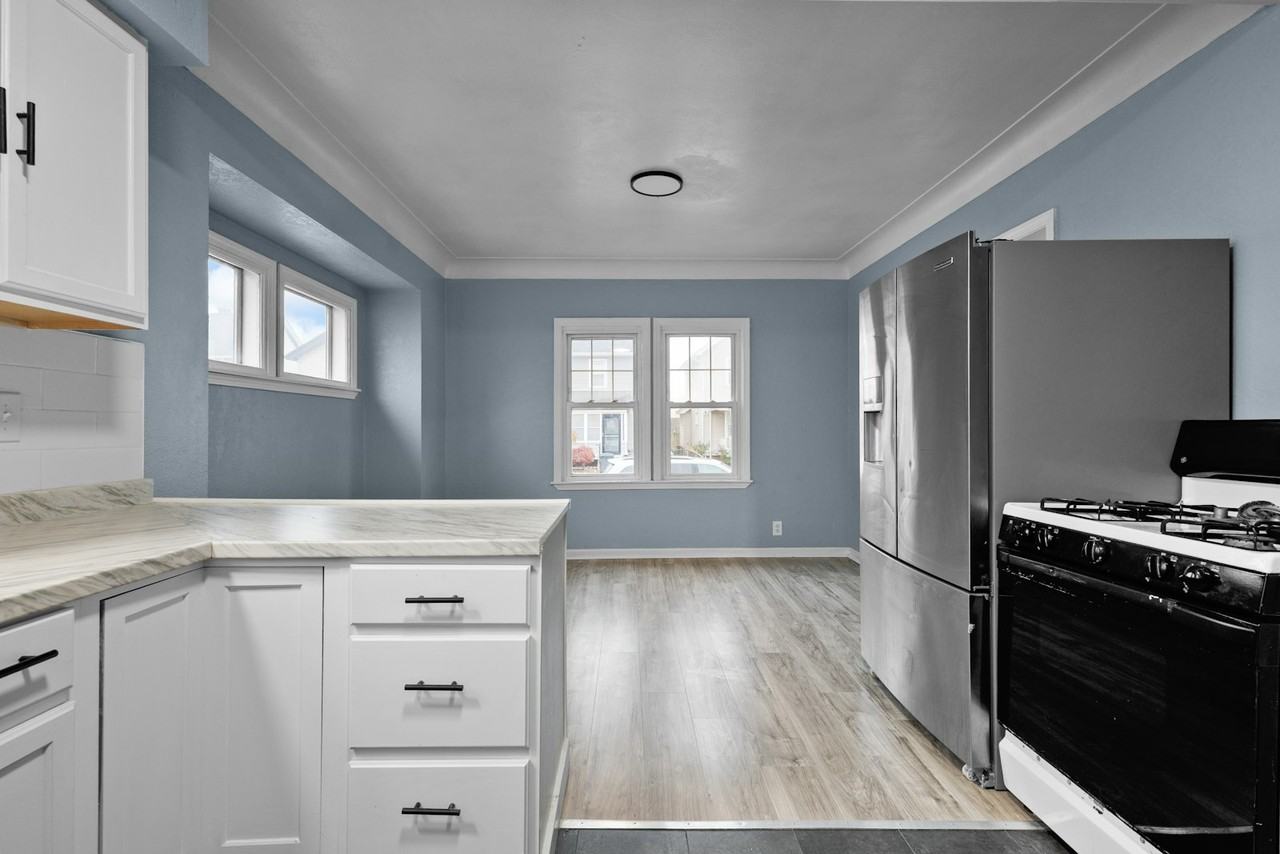 4123 Packard Road - Photo 4 of 20