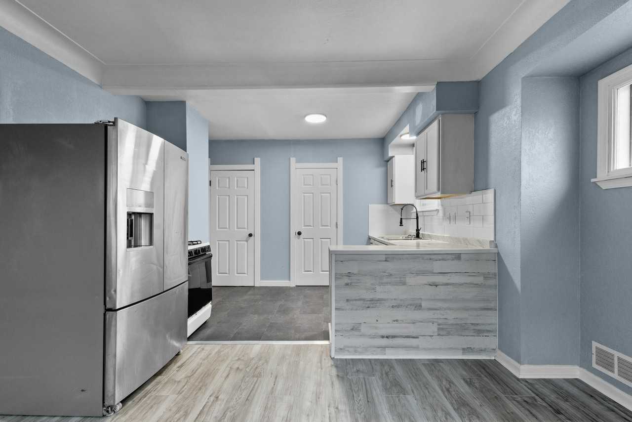 4123 Packard Road - Photo 5 of 20