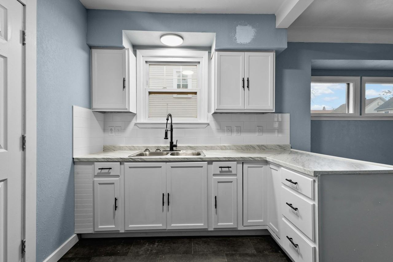 4123 Packard Road - Photo 6 of 20