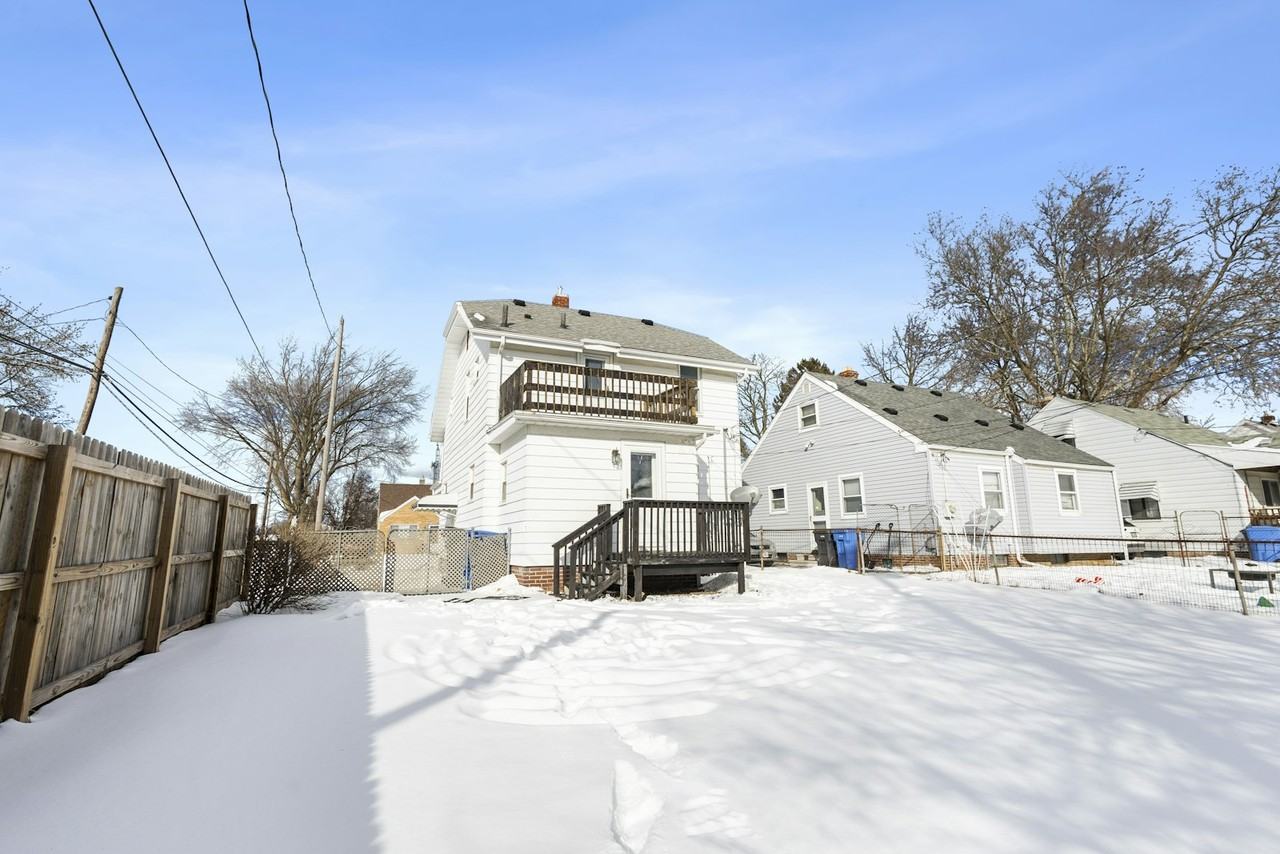 943 Cloverdale Road - Photo 4 of 25