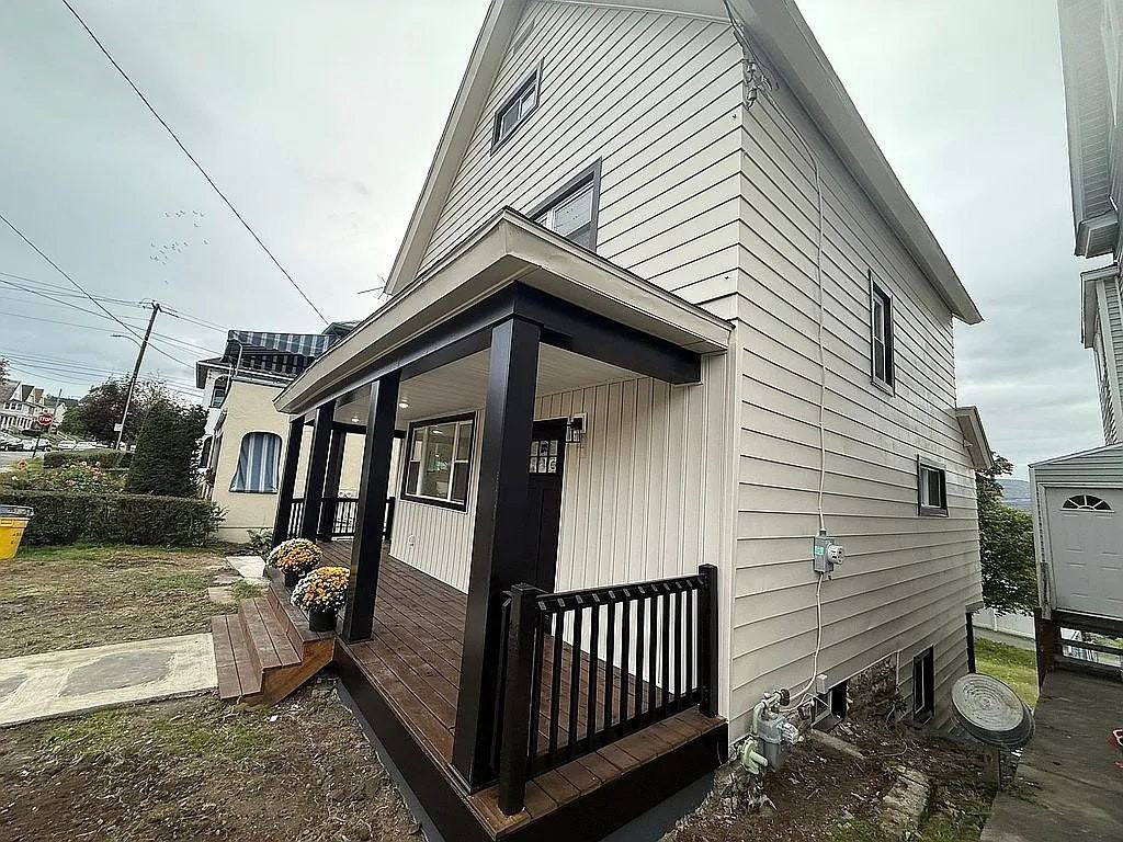 1105 Quincy Avenue - Photo 2 of 26