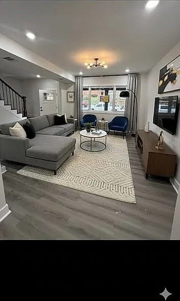 1105 Quincy Avenue - Photo 6 of 26