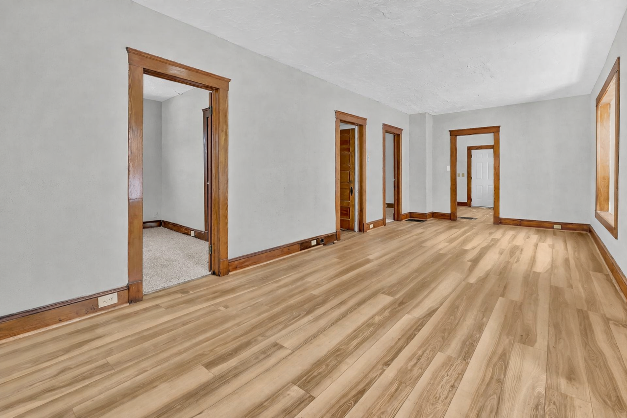 1261 East 123rd Street - Photo 3 of 21