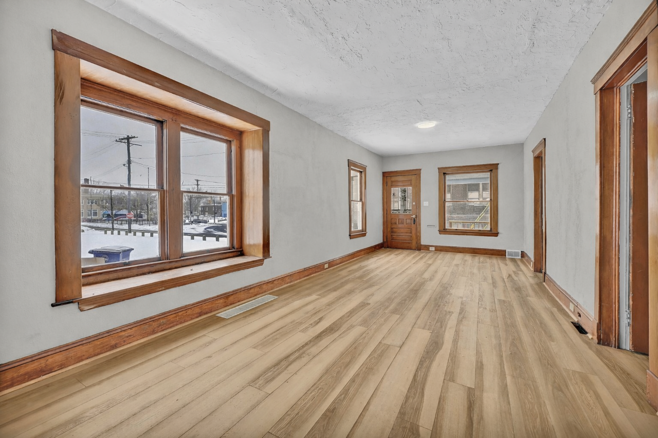 1261 East 123rd Street - Photo 6 of 21