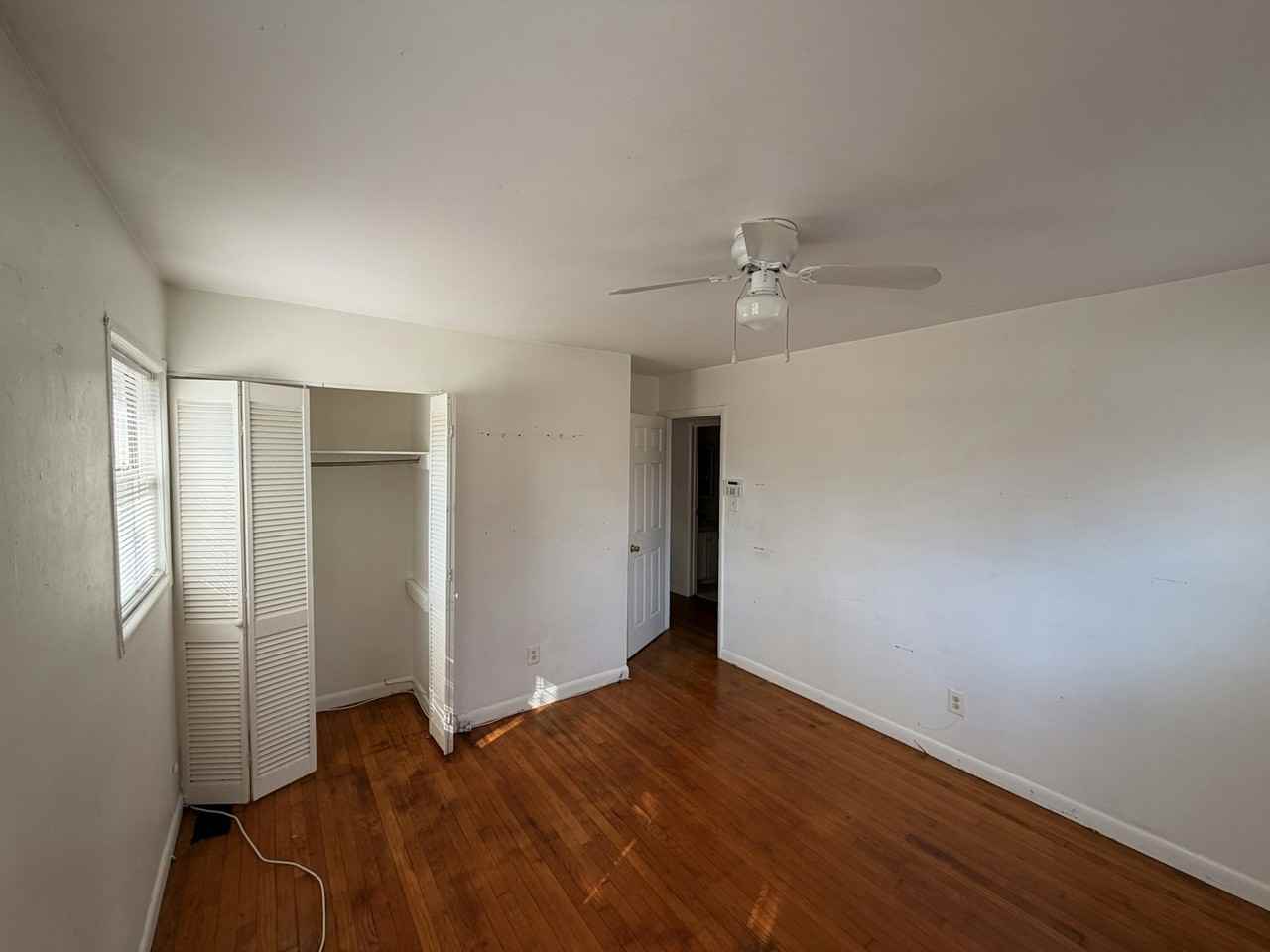 298 Roxbury Drive - Photo 2 of 9