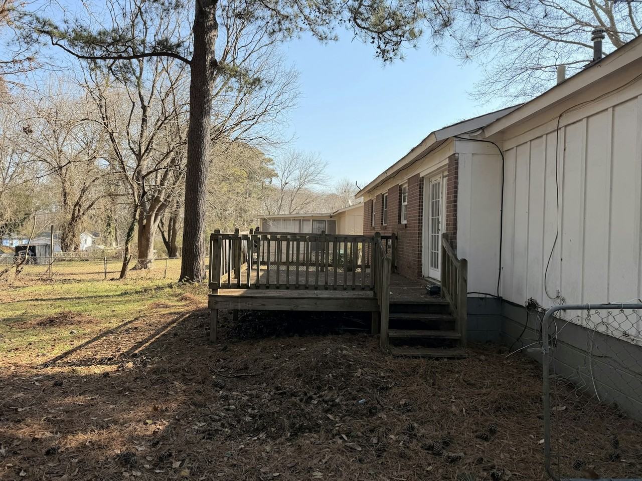 298 Roxbury Drive - Photo 7 of 9