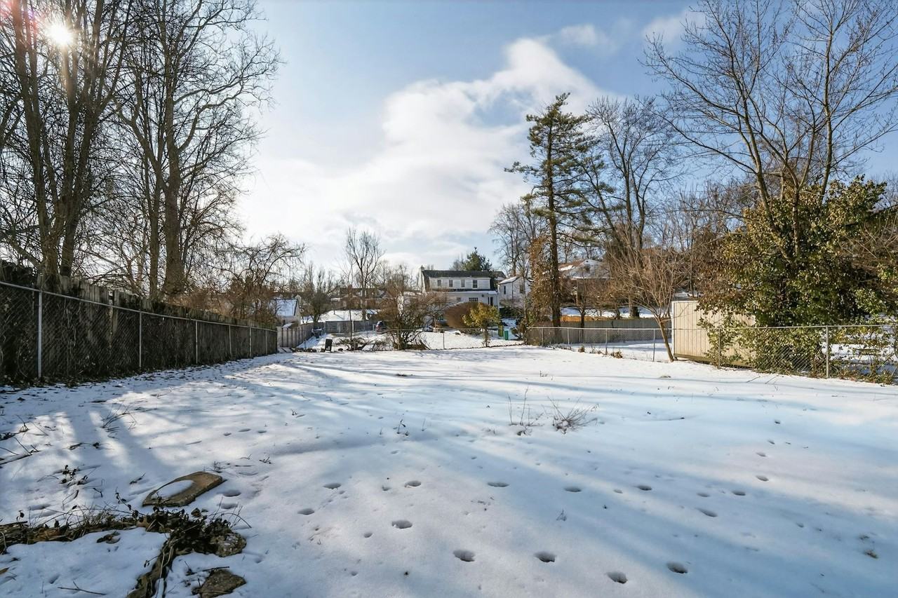 126 Thoroughman Avenue - Photo 3 of 16