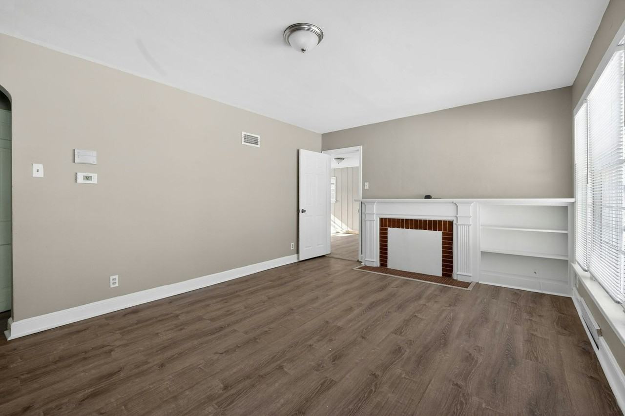 126 Thoroughman Avenue - Photo 5 of 16