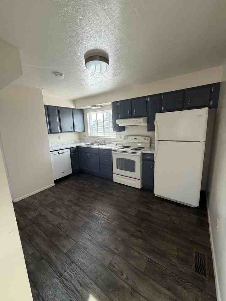 4337 South 700 West, Unit 4337 - Photo 5 of 12