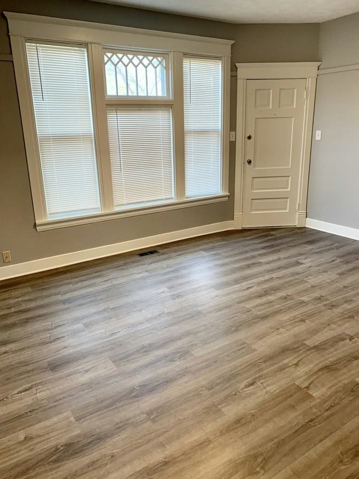 2530 West Gardner Avenue, Unit A - Photo 3 of 12