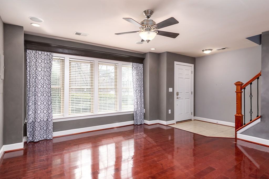 2638 S Kenmore Ct - Photo 3 of 17