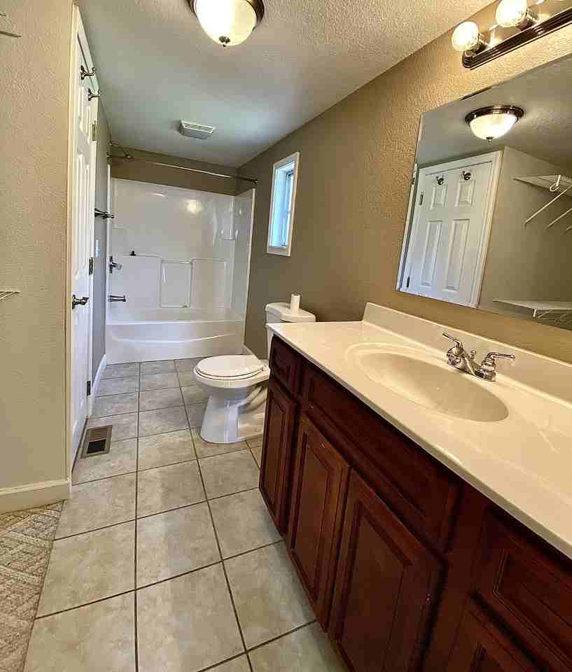 1216 Presnell Dr - Photo 6 of 11