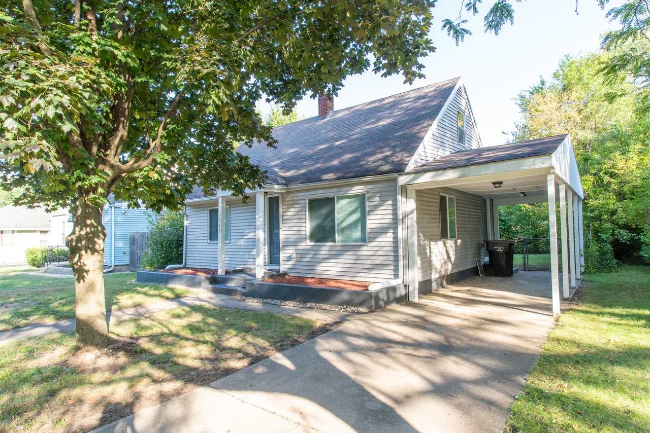 1353 Bissell St - Photo 3 of 18