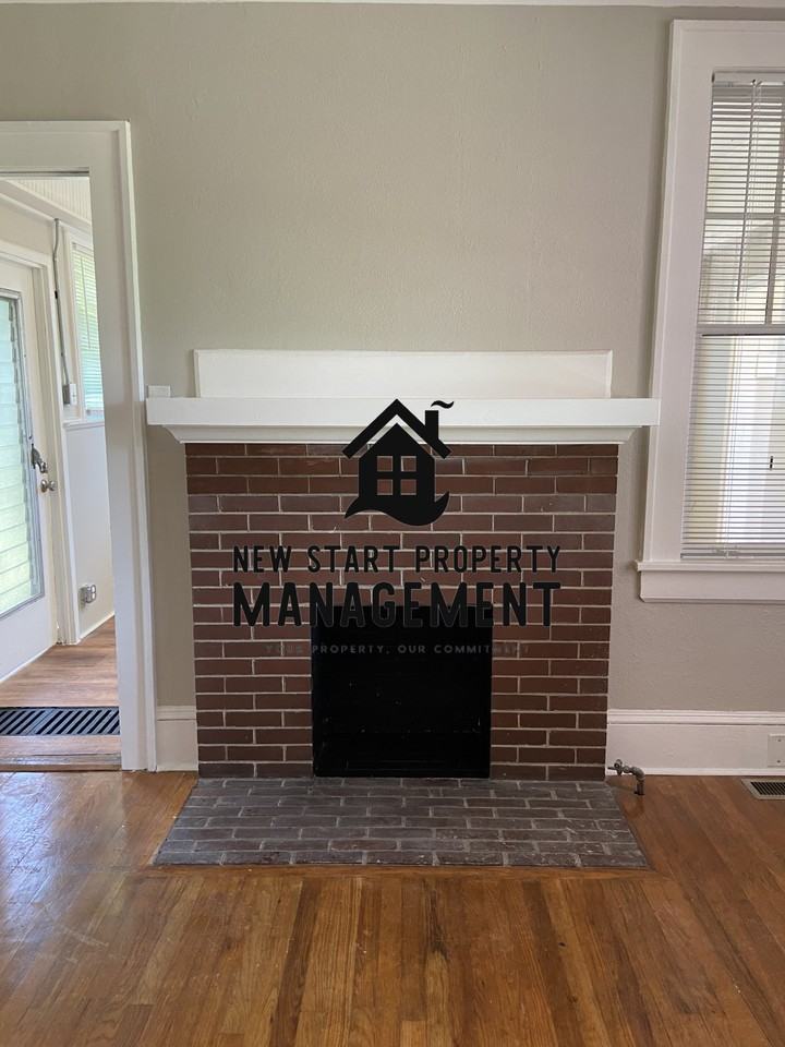 827 Nottingham Dr - Photo 4 of 23