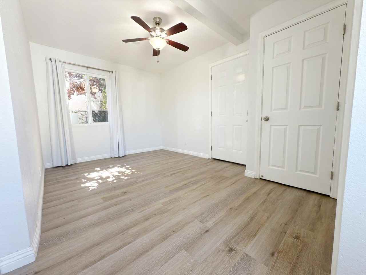 4602 Alger St - Photo 6 of 13