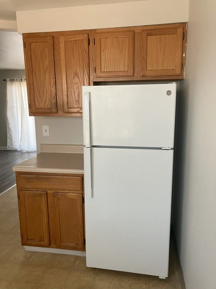 101 Riverdale Dr #F6 - Photo 7 of 16