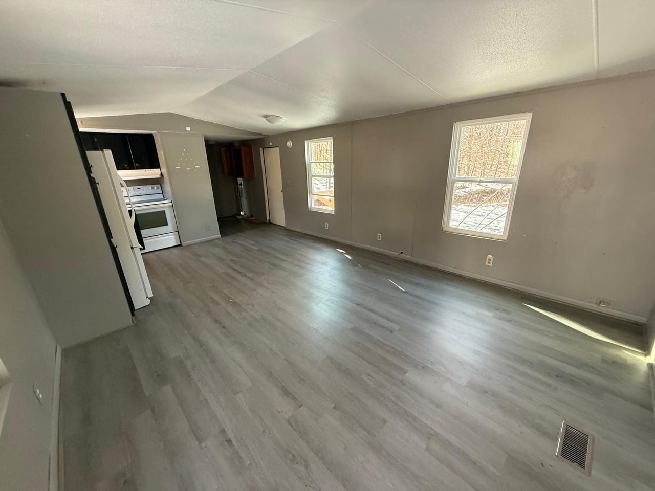 719 Barren Hollow Rd - Photo 2 of 7