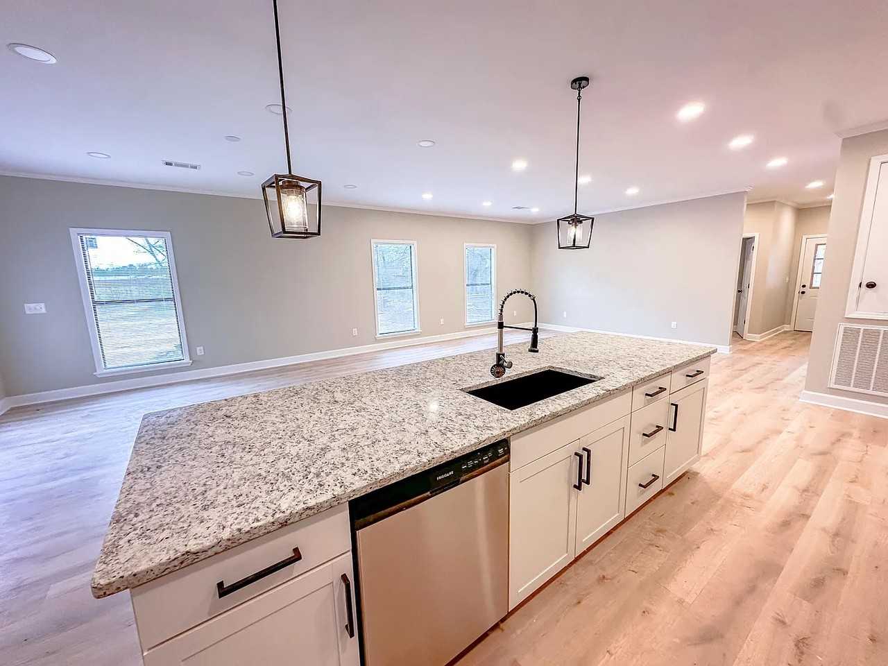 232 Sylvan Rd - Photo 5 of 17